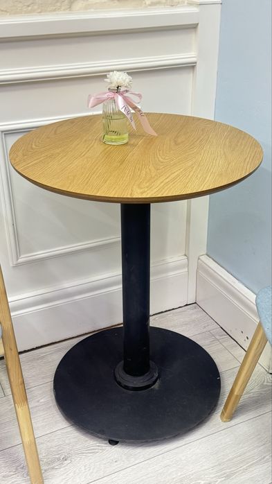 Стол круглый в наличии