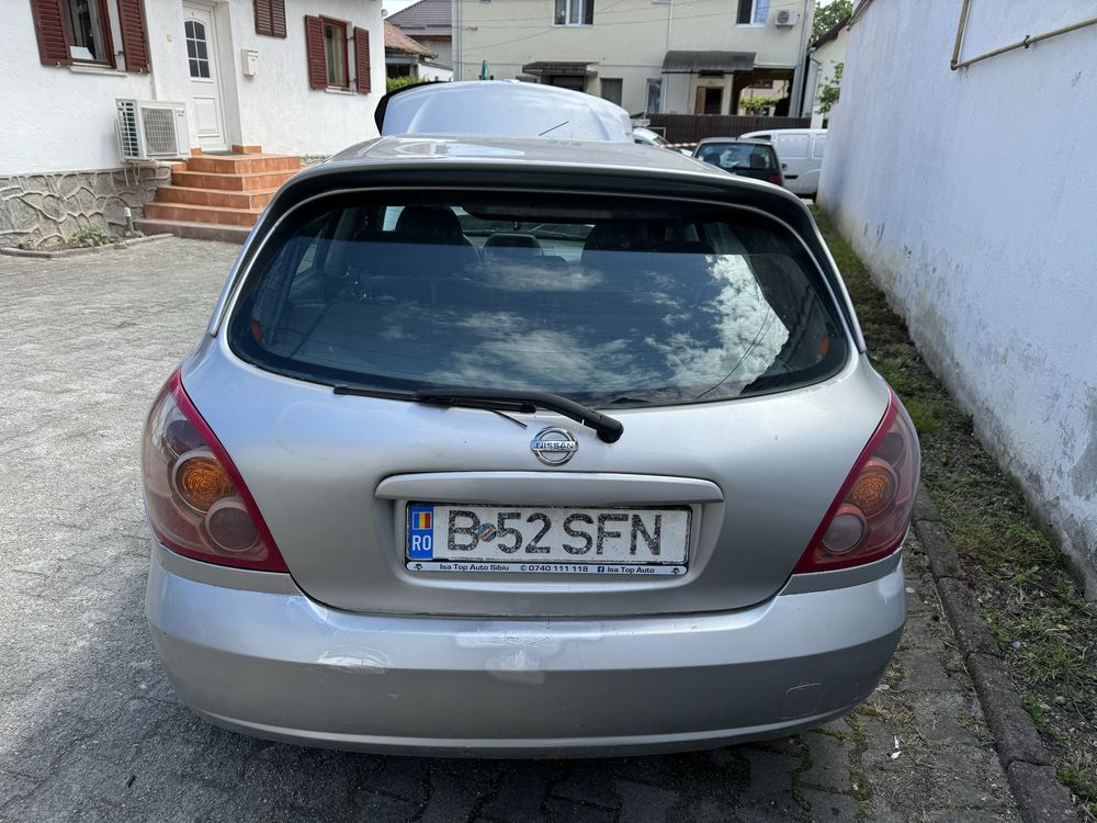 Nissan Almera 2005 Benzina