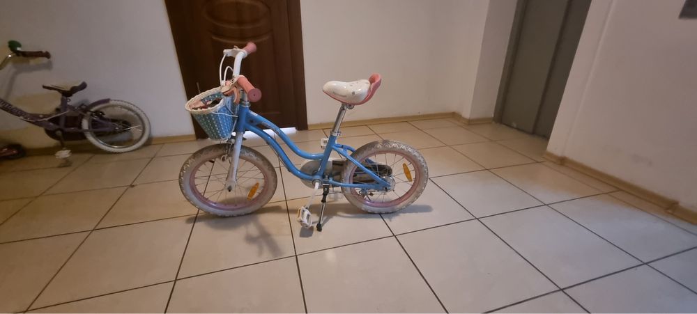 Vand bicicleta copii 3-7 ani 14 inch cu roti ajutatoare