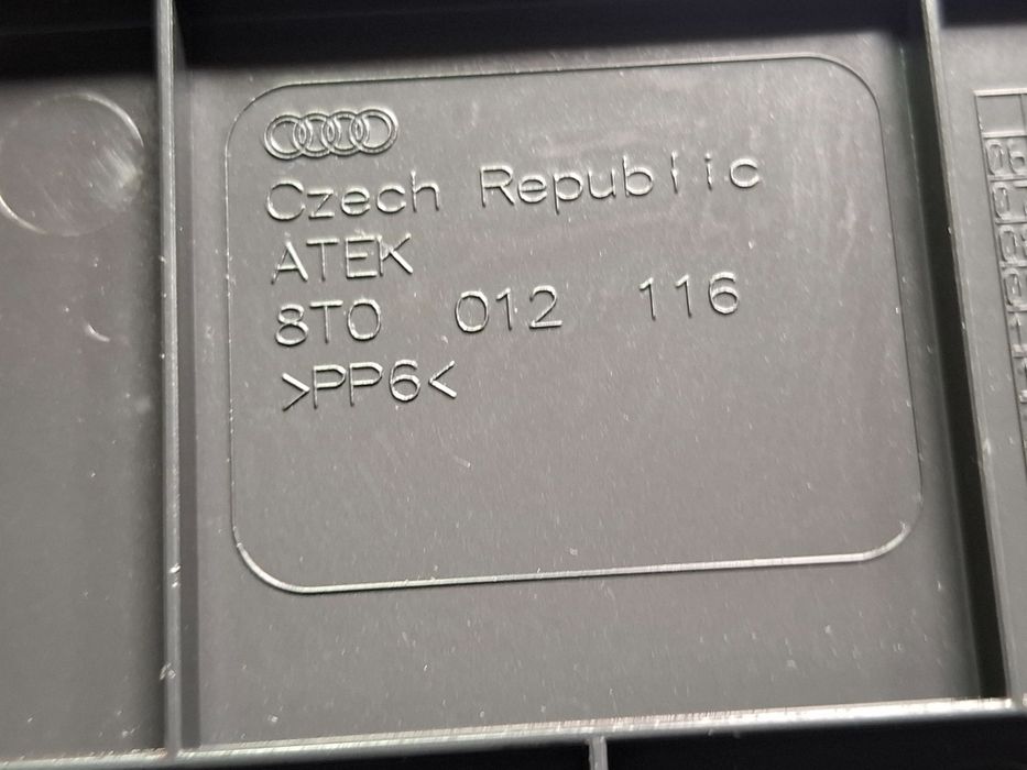 Capac baterie AUDI A4 IV 8K2, B8 2007 - 2015 TDI CAGB, CJCB, CSUB 8T00