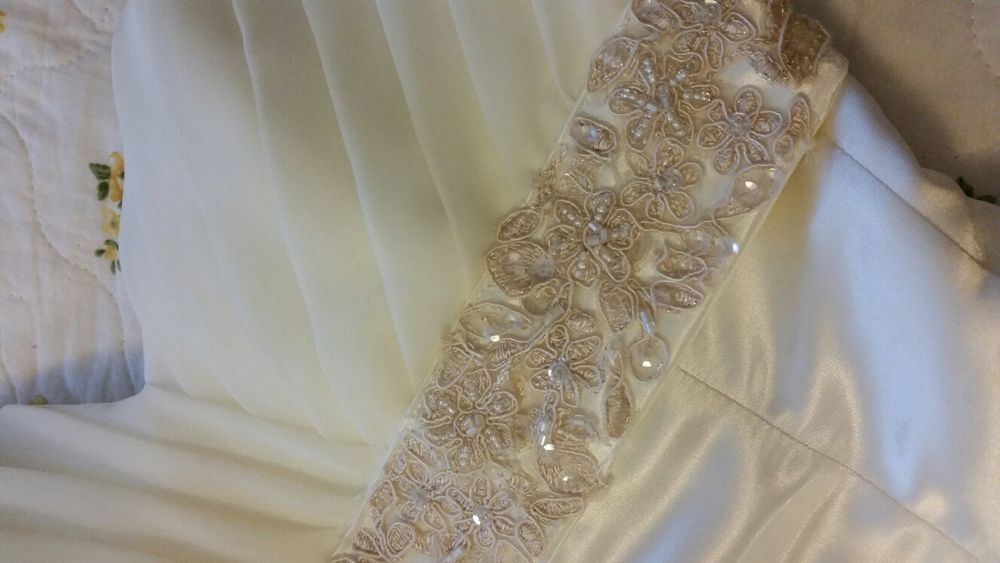 Rochie mireasa cu trena detasabila