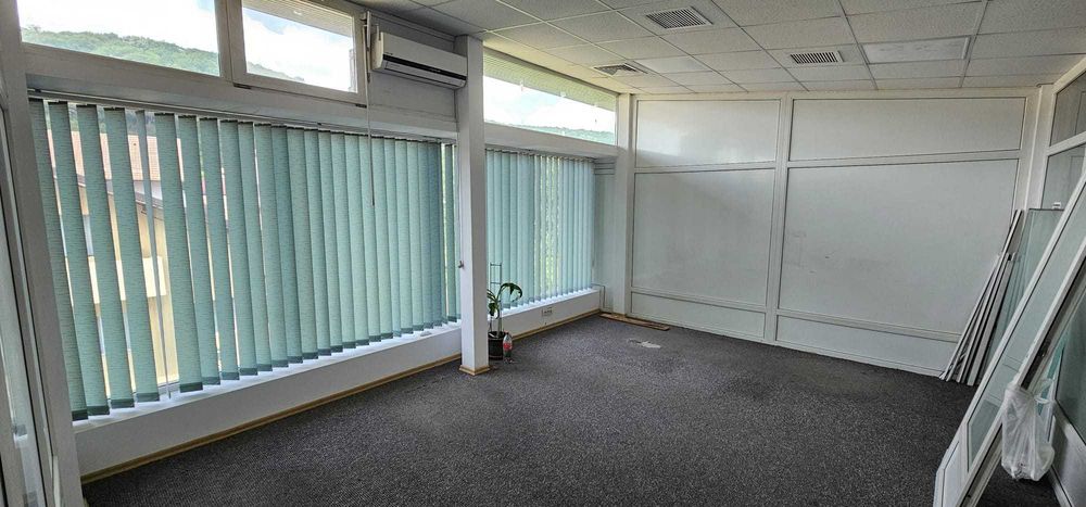 Spațiu premium de birouri – etaj complet disponibil acum