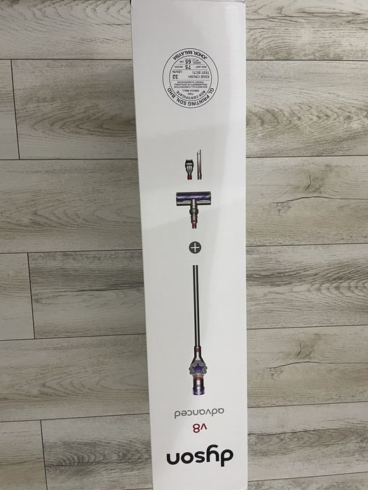 Dyson V 8 Advanced