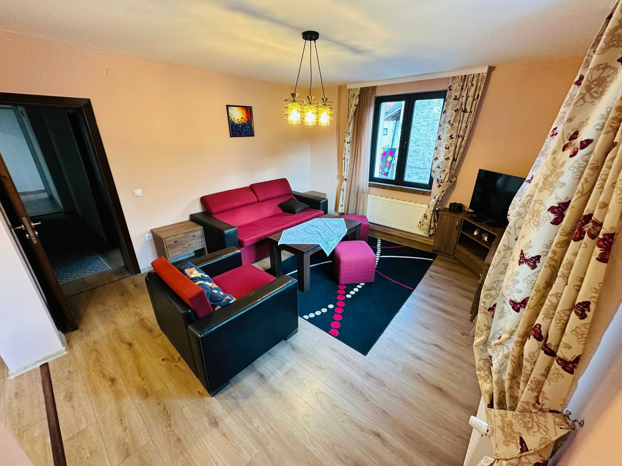 Дава се под наем Тристаен апартамент в Банско - 95 кв.м за 800 € - Снимка #9