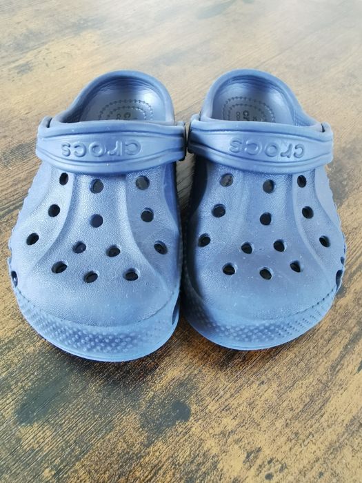 Papuci crocs C8.