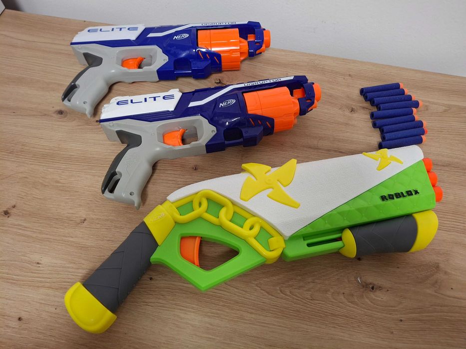 Vand lot jucarii cu 3 arme Nerf