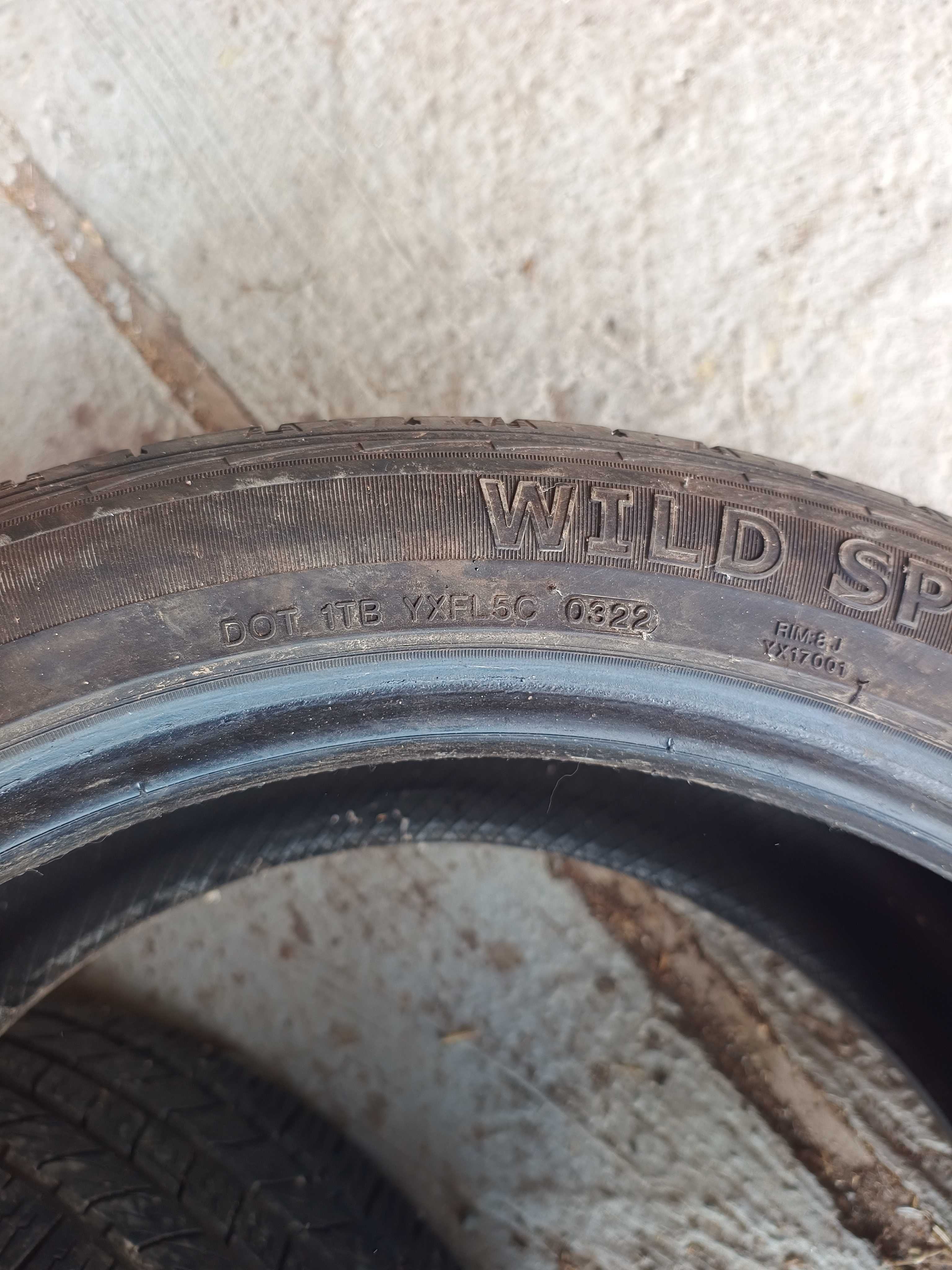 Гуми за автомобил/джип 235/45/19