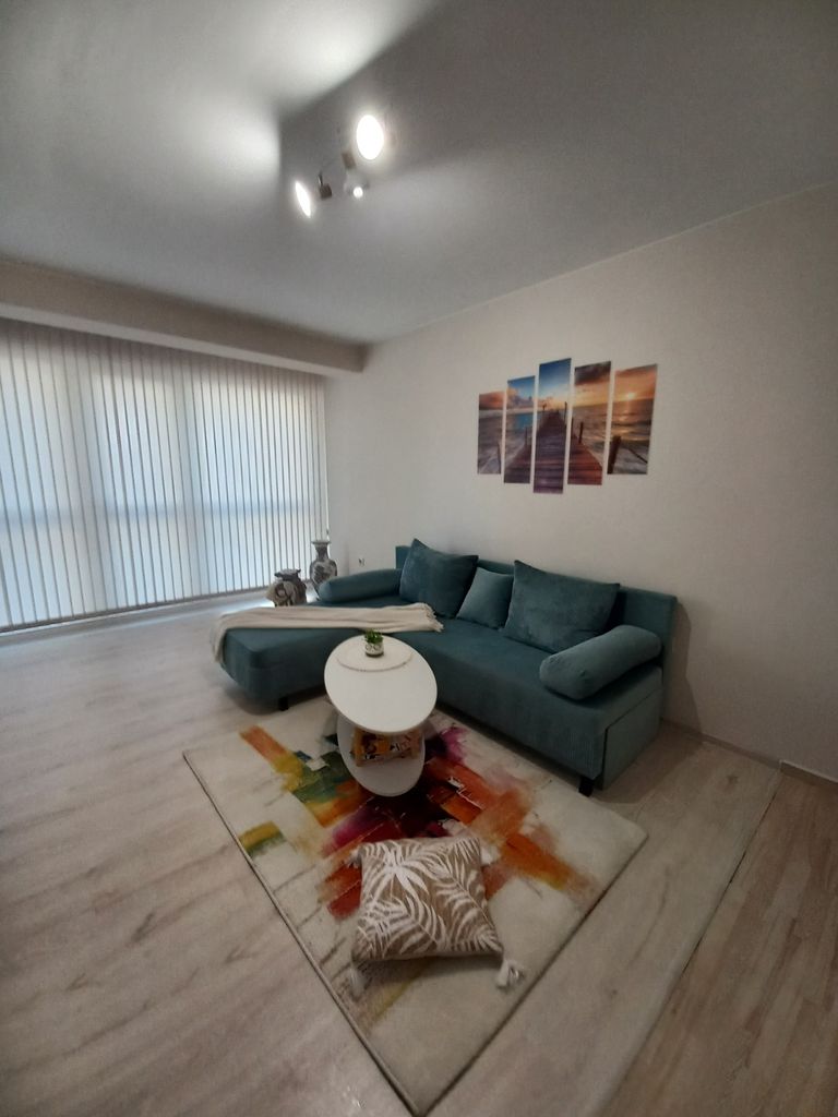 Дава се под наем Тристаен апартамент в Варна, Христо Ботев - 86 кв.м за 637.5 € - Снимка #1