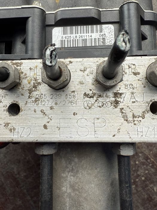 Pompa ABS Audi a4\B8 cod 8K9907379P