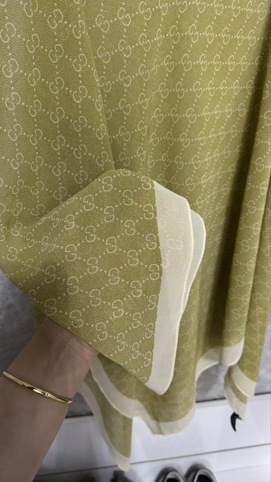 Ярко‑фисташковый платок Gucci из жаржет-шифона — новый