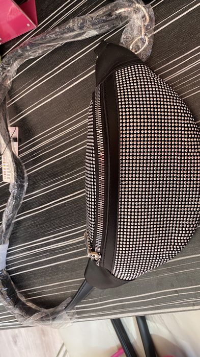 Нова чанта с камъни