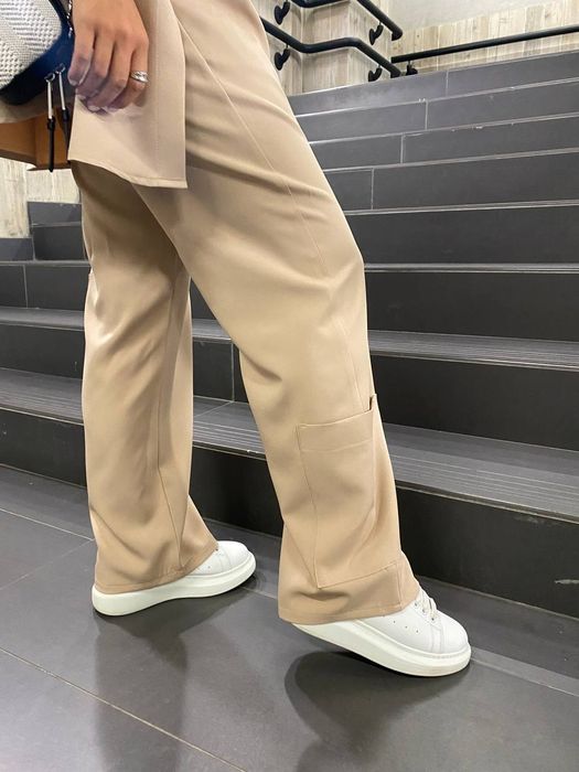 Compleu bej camasa si pantaloni cu buzunare XS