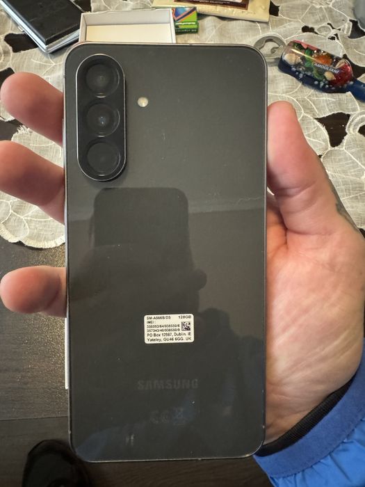 Samsung a56 телефон