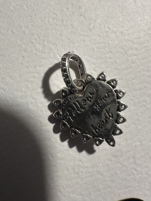 Talisman Pandora inima rosie