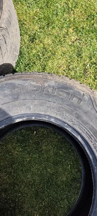 Зимни гуми 265/70 R16 NOKIAN за джип