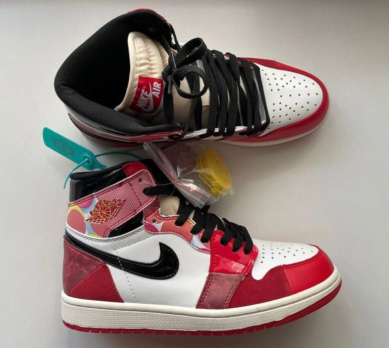 Фирменные кроссовки