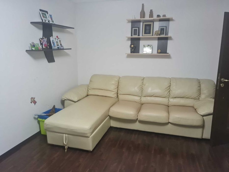 Închiriez apartament