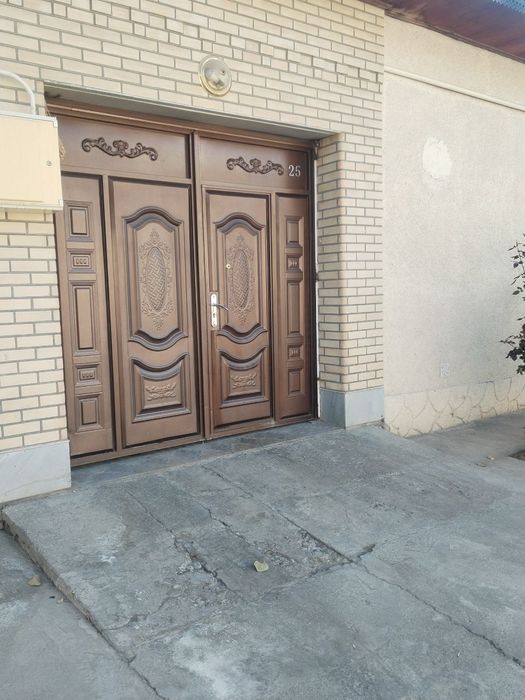 Uy sotiladi 6 sotuq srochna