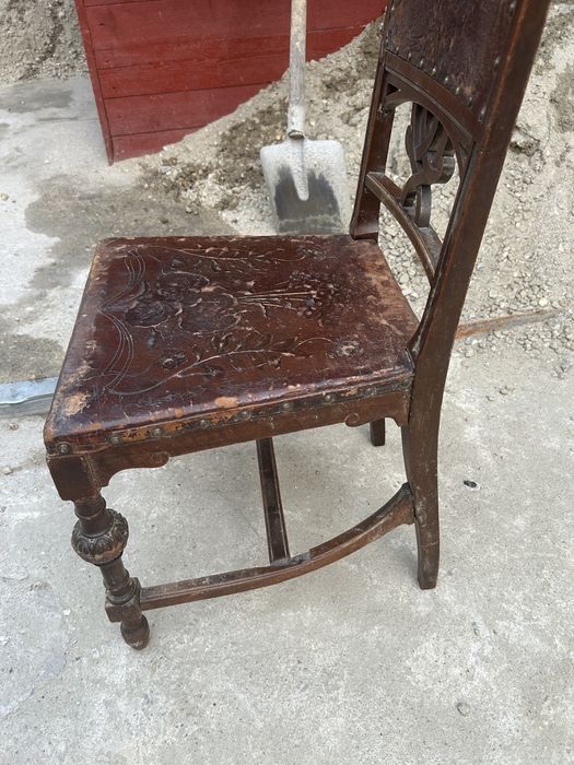 Scaune vechi de colectie