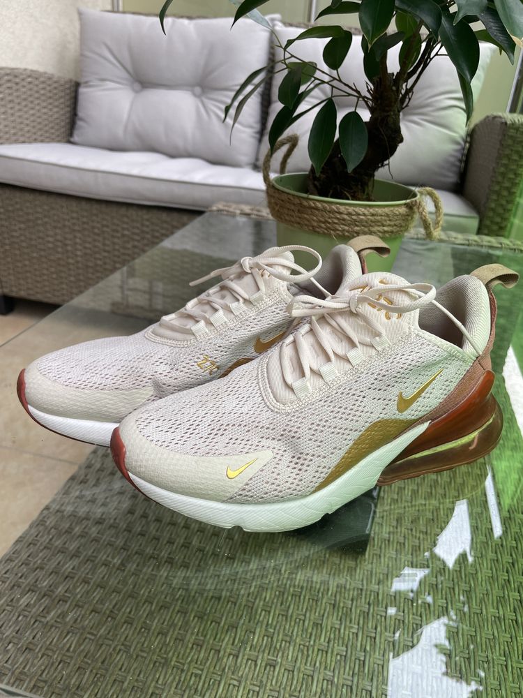 Модел: Air Max 270 (GS) изключително красиви