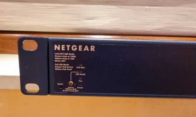 Суич Netgear ProSAFE FS728TP PoE