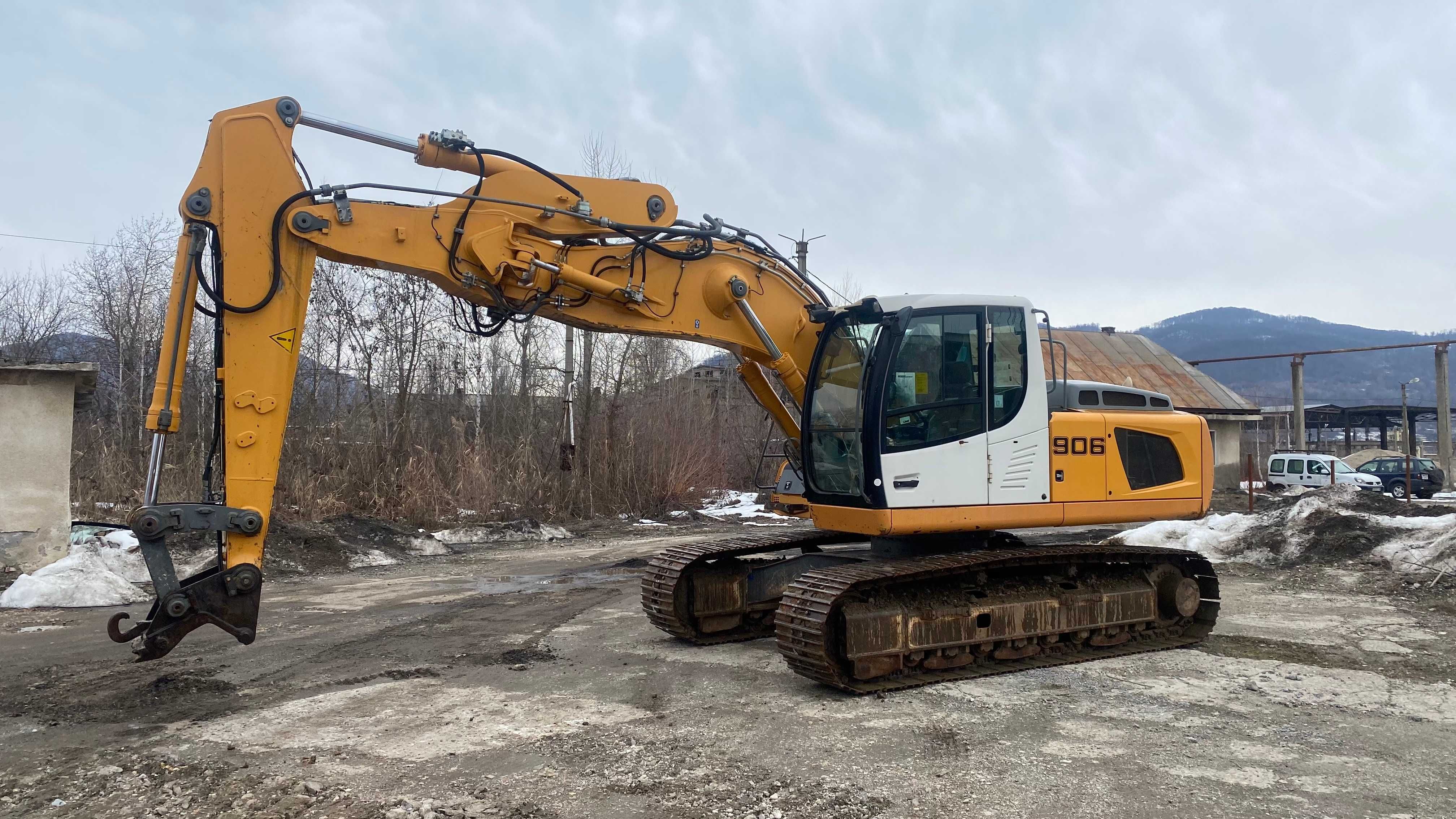 Excavator LIEBHERR R906 LC LITRONIC - 2011 - 8750 ore