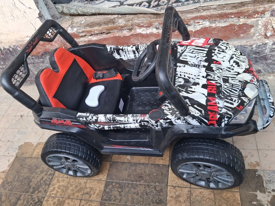 Elektr moshina sotiladi. Xolati alo