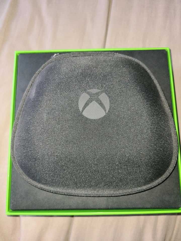 Контролер Xbox Elite Series 2 - комплект като нов