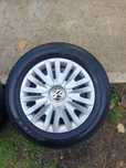 Vând 4roti cu genți cauciucuri si capace ptr vw golf Passat 195 65 15
