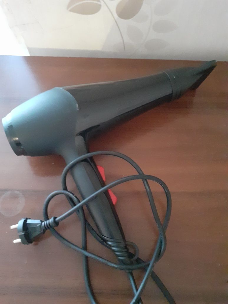 Продам фен 5500тенге.