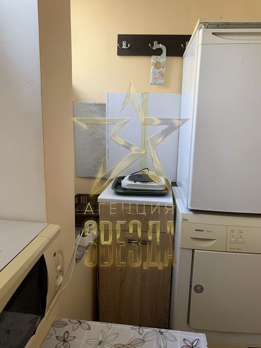 Дава се под наем Едностаен апартамент в Пловдив, Кършияка - 35 кв.м за 245 € - Снимка #2