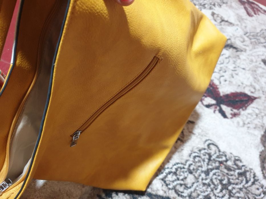 Geanta practica și eleganta