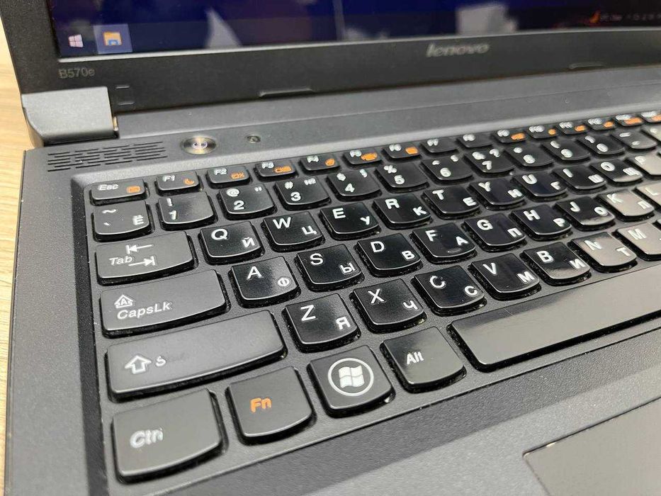 Для офисных работ LENOVO B570e Core i3/ОЗУ 4/SSD 256