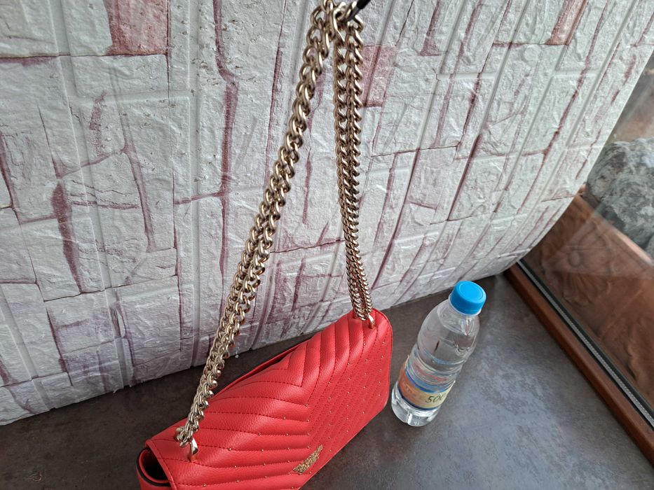 дамска чанта,Victoria's Secret червена малка чантичка