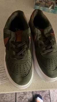 Vand Nike Air noi