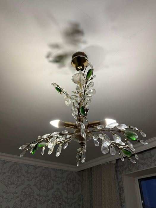 Люстру продам в хорошем состоянии