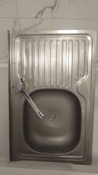 Chiuvetă de bucatarie cu baterie  nefolosita