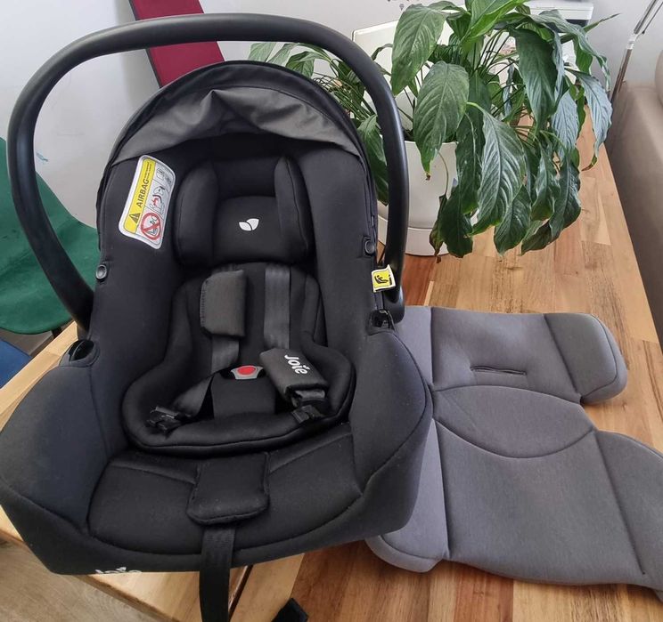 Scoica auto Joie I -SNUG cu insert bebe, de la nastere pana la 75 cm