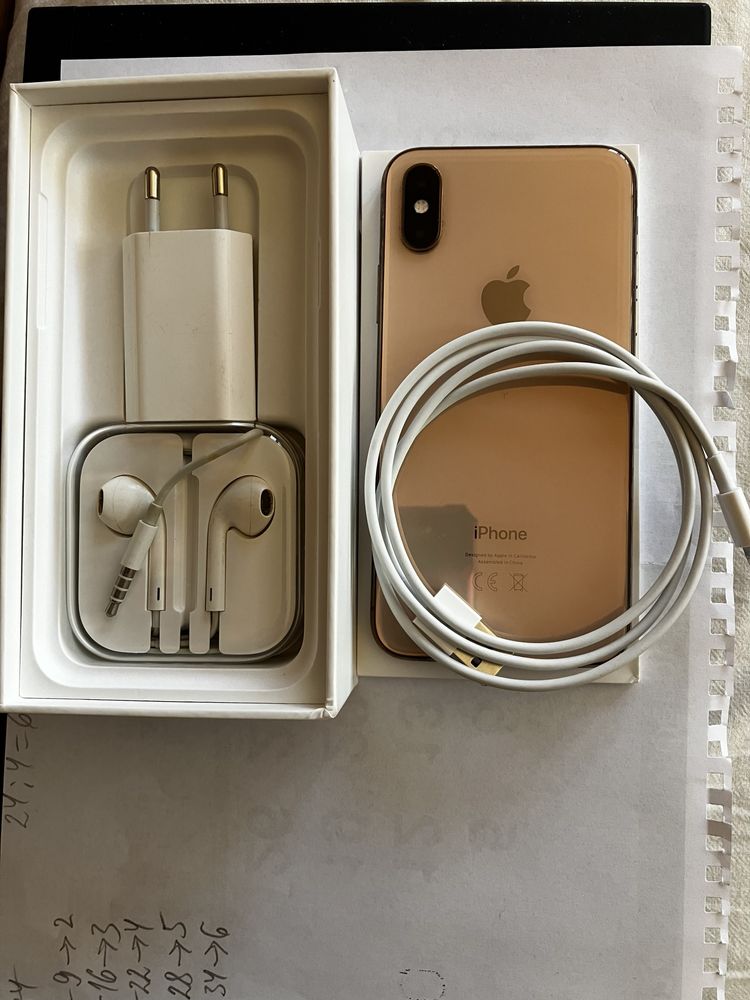 Продавам IPHONE XS Gold