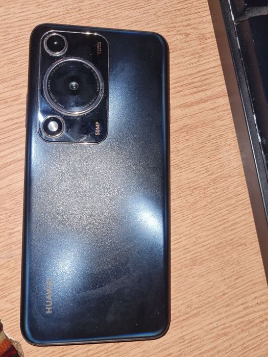 Продам телефон Huawei