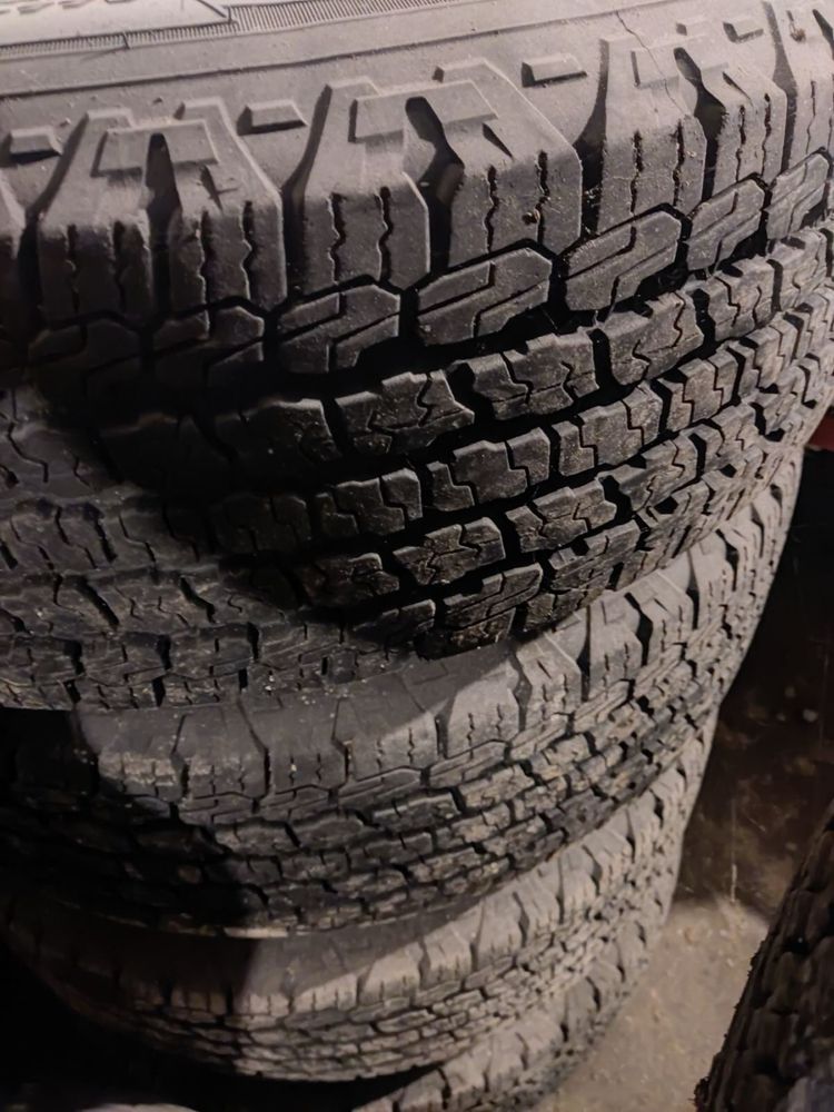 Гуми с джанти GoodYear 245/75 17 с джанти за Jeep Wrangler