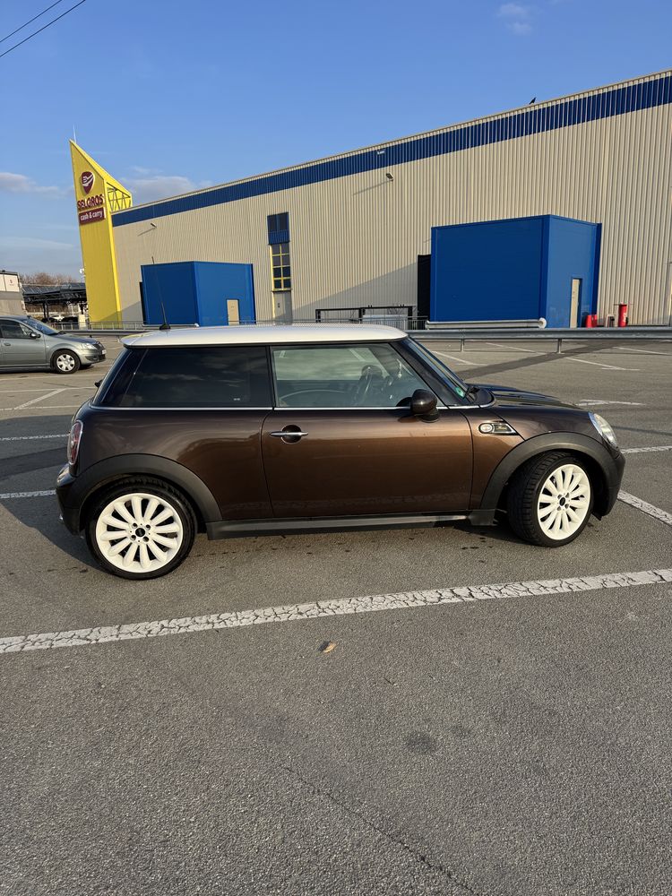 Mini Cooper Mayfair editie 50