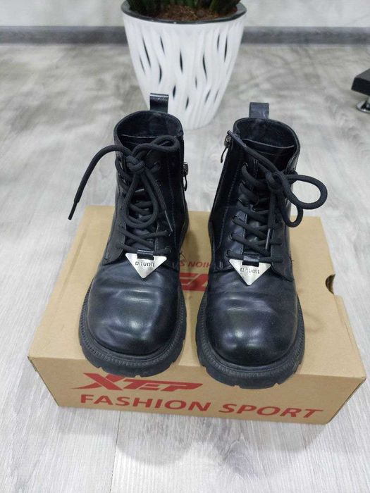 Ботинки  детские б/у в хорошем состоянии