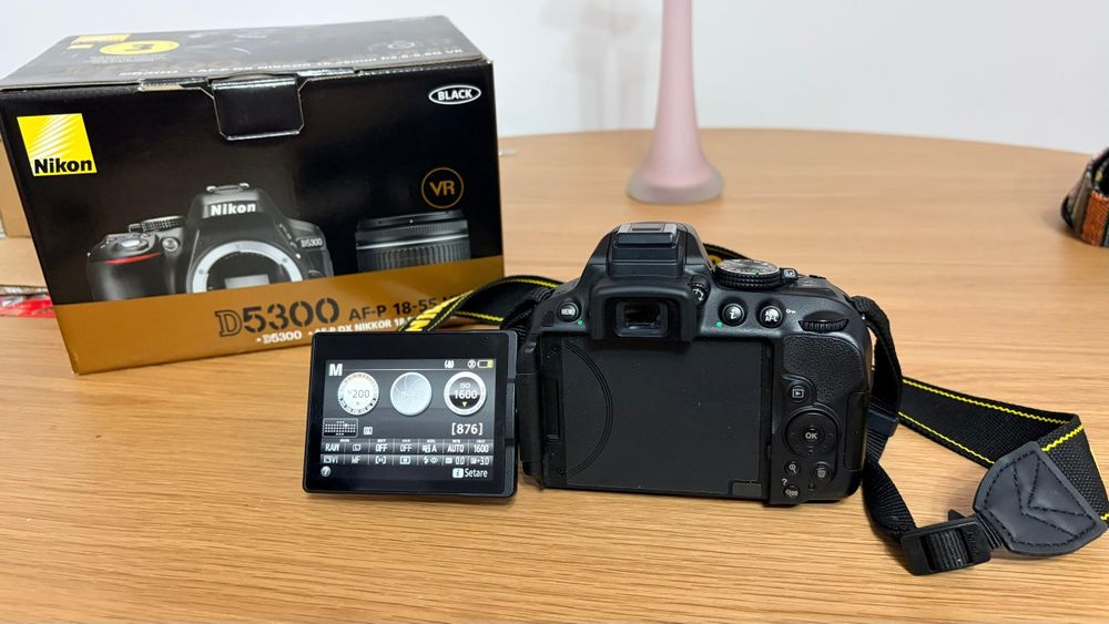 Nikon D5300 - 9000 cadre 2 obiective ,card ,geanta ,acumulator,incarca