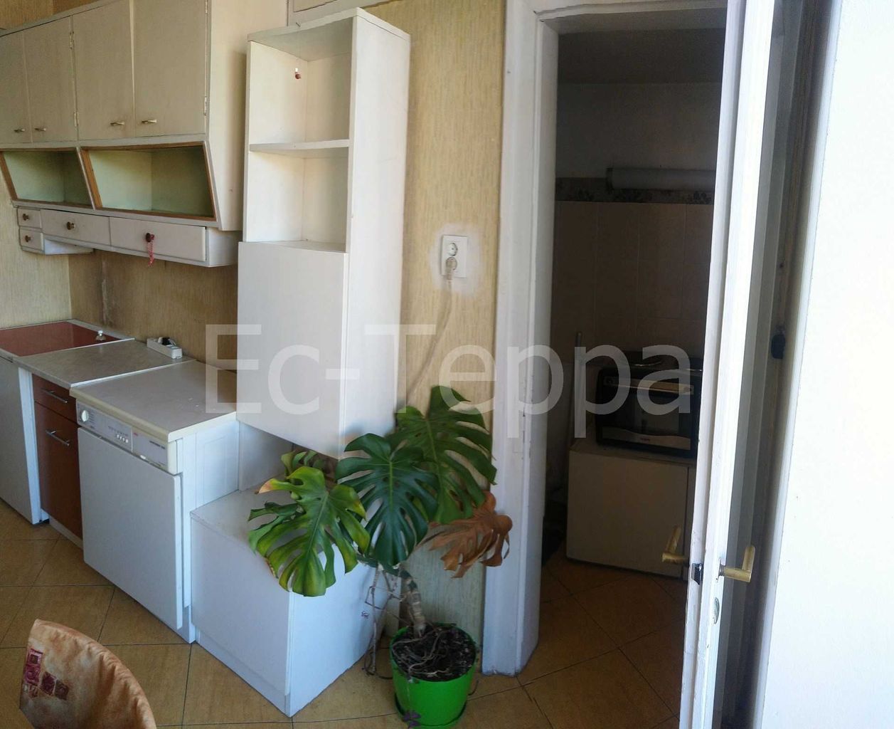 Дава се под наем Едностаен апартамент в София, Център - 50 кв.м за 357 € - Снимка #2