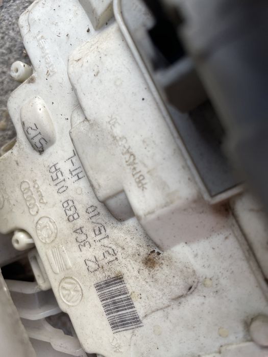 Broasca usa Volkswagen passat B7 stanga spate / dreapta