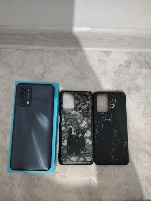 Продам телефон работает отлично