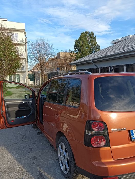 Vând VW Touran 2010 1.9 TDI