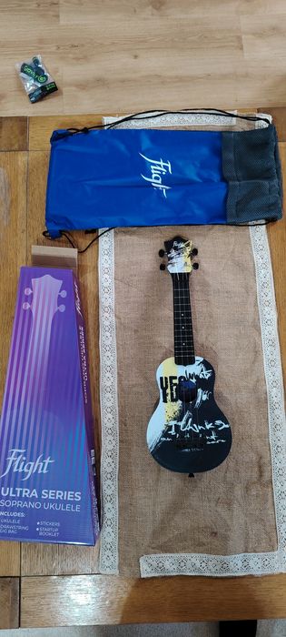 Vand Ukulele Flight Ultra S-40 "Yes signature"