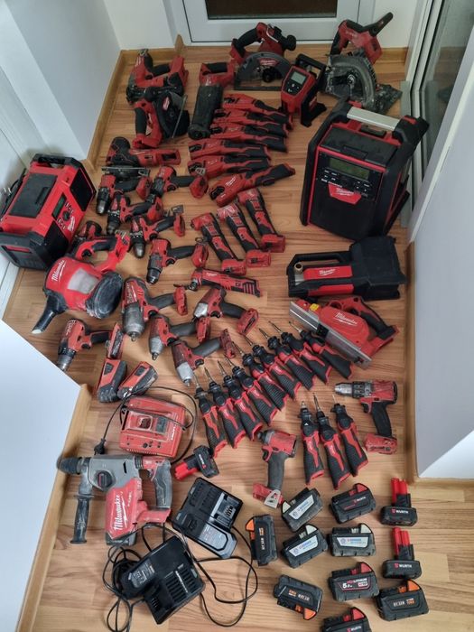 Vand mașini de înșurubat milwaukee